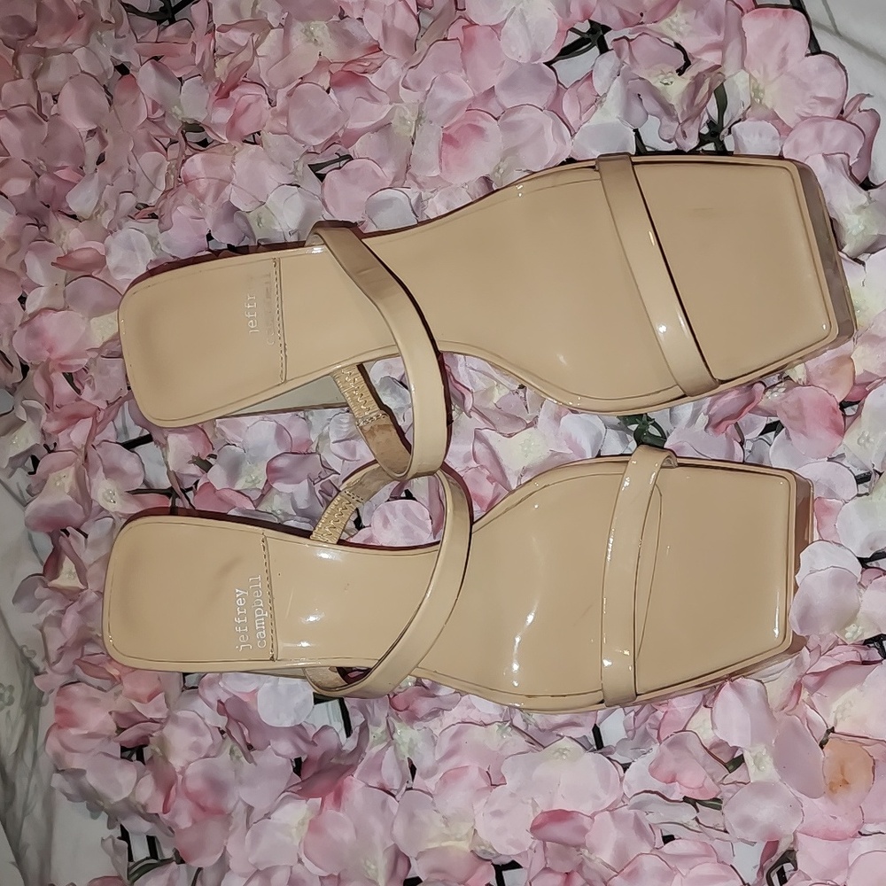 JEFFREY CAMPBELL HUSTLER Tacones Dusty Nude Charol